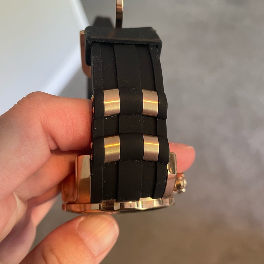 Oversized Invicta watch - Picture 4 of 4